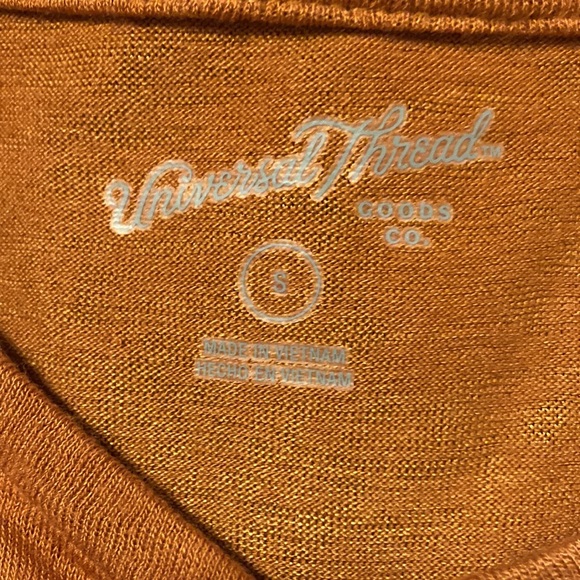 Universal Thread Top - Picture 3 of 4
